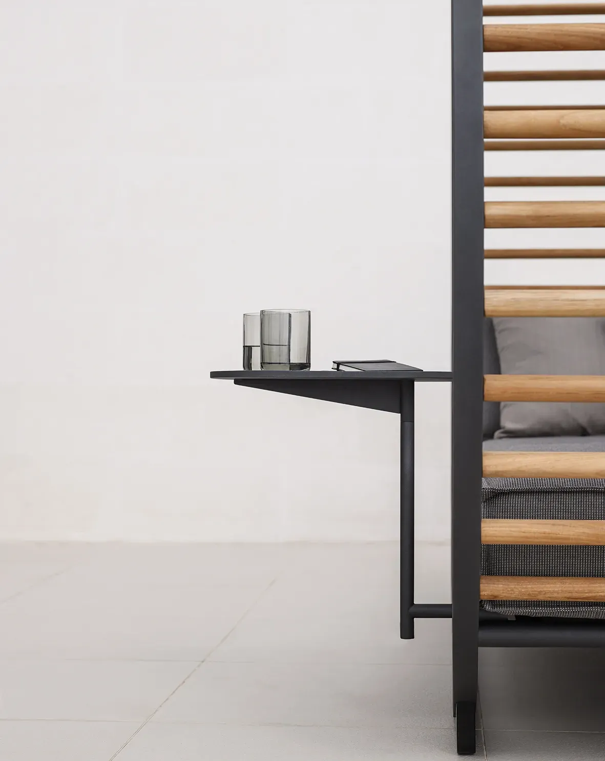 cradle daybed detail 1
