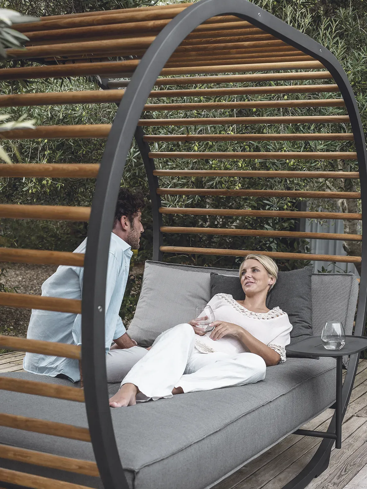 cradle daybed detail 2