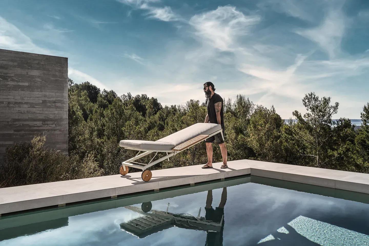 grid lounger 1