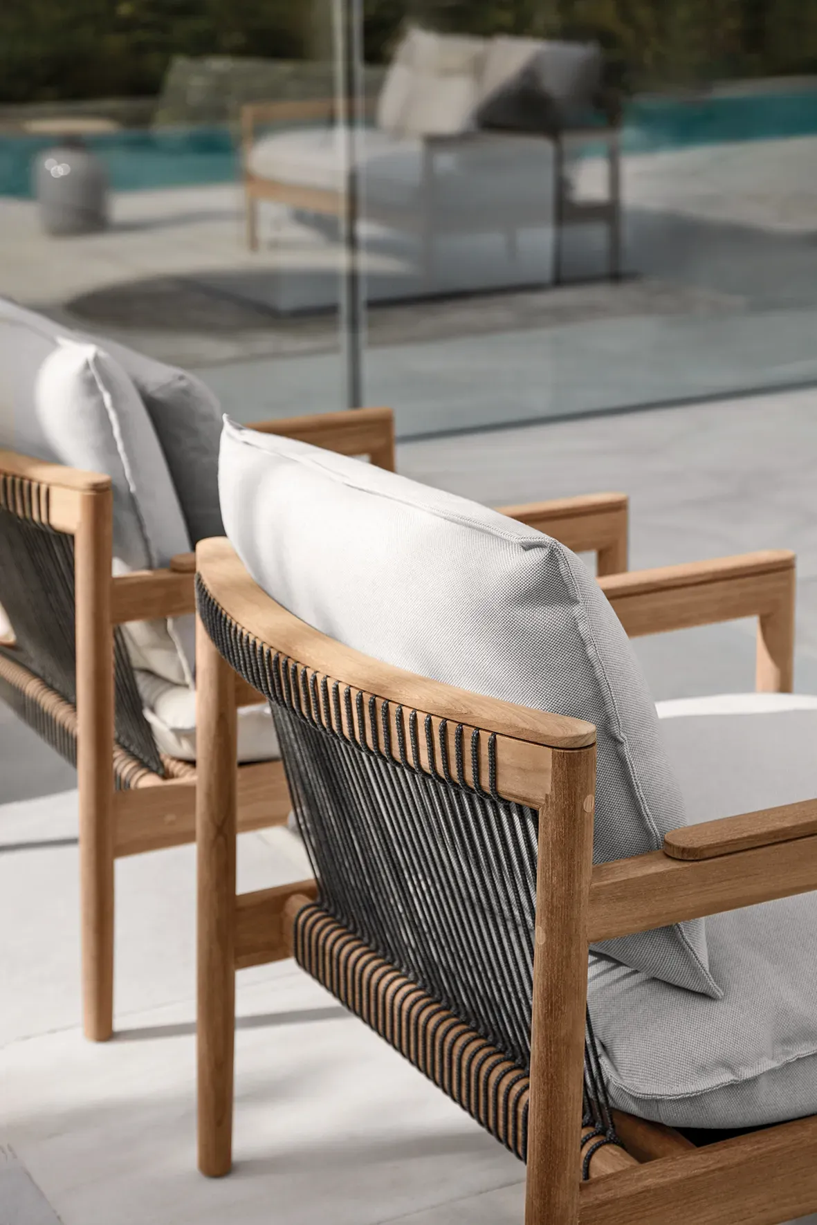 saranac lounge chair detail 1