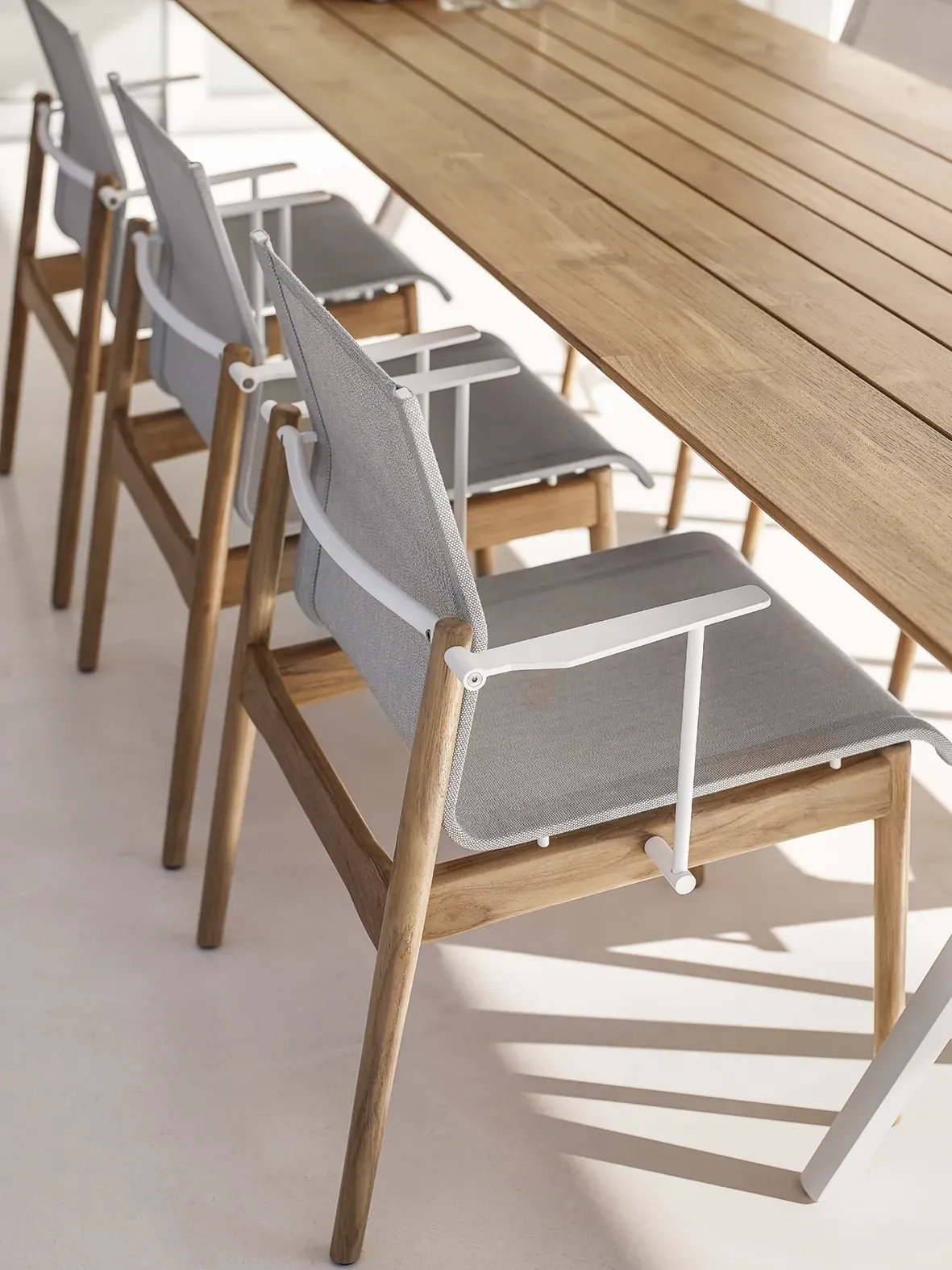 sway teak split dining detail 2