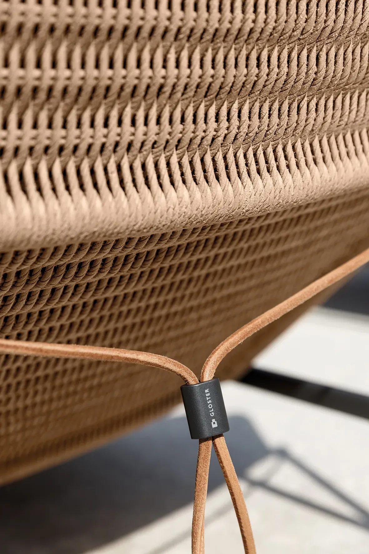 zenith lounge chair detail